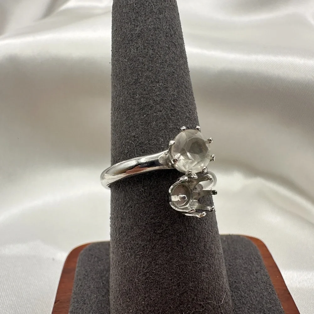 Vintage Y2K Silver Tone Clear Rhinestone Bypass Ring Women's Classic Jewelry 90s